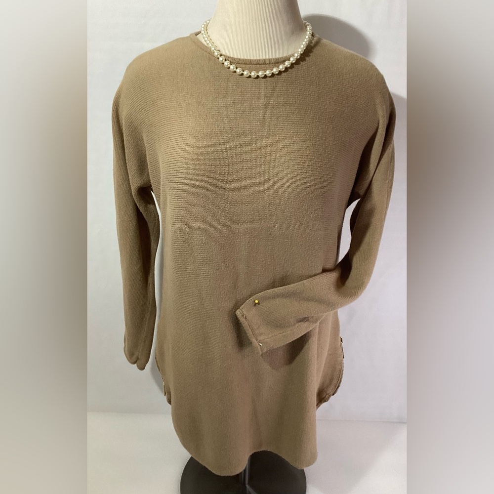 Michael Kors Woman’s Sweater Pullover Top Size M Color Light Brown Long Sleeve